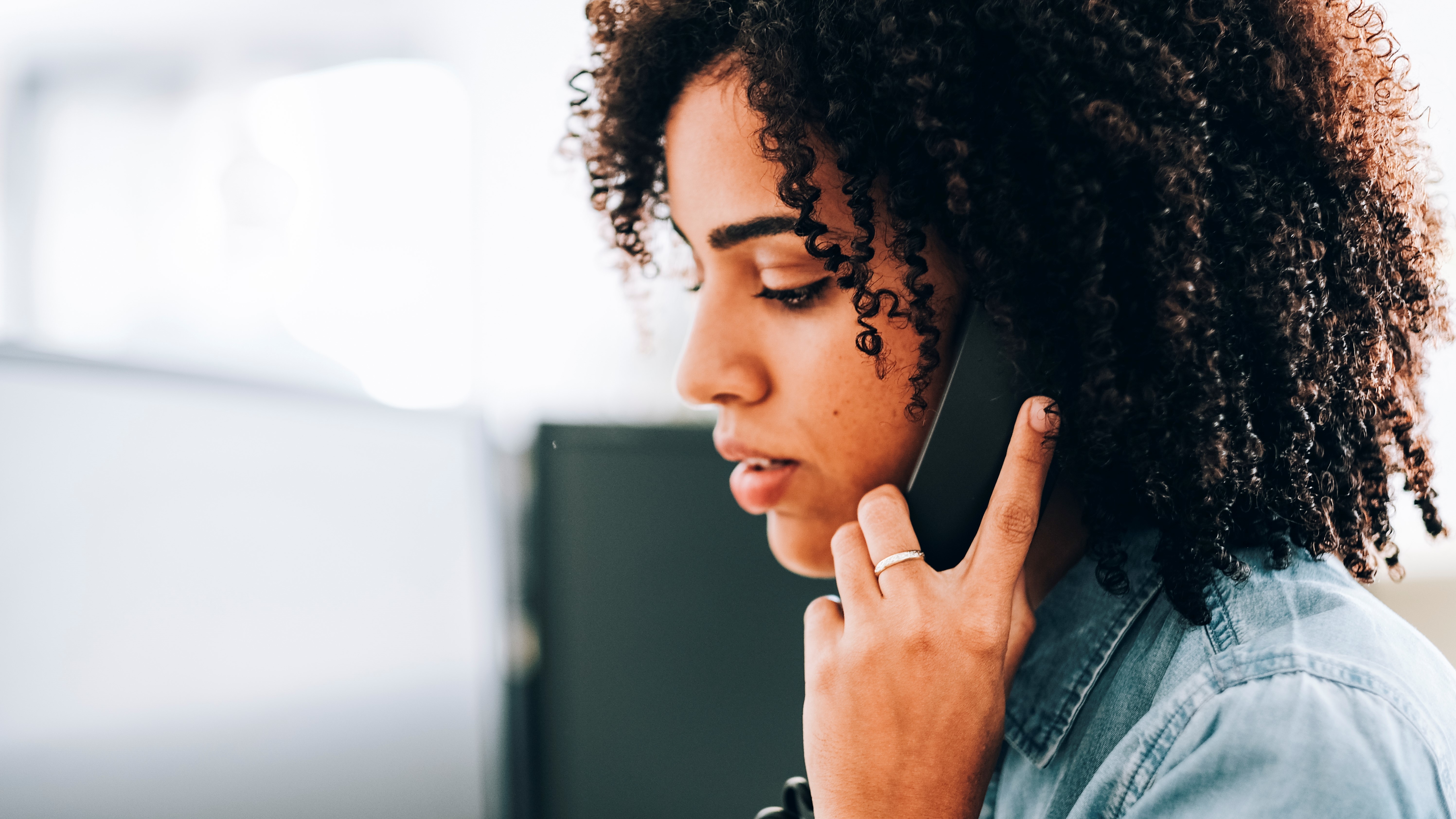 MVB Mitarbeiterin am Telefon