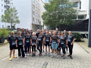 Mehrere Mitarbeitende von MVB beim JP Morgan Lauf