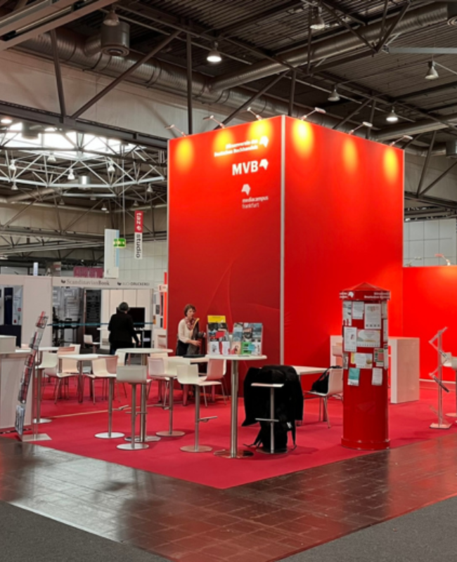 Blick auf den Messestand auf der Leipziger Buchmesse.