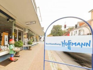 Die Buchhandlung Hoffmann.