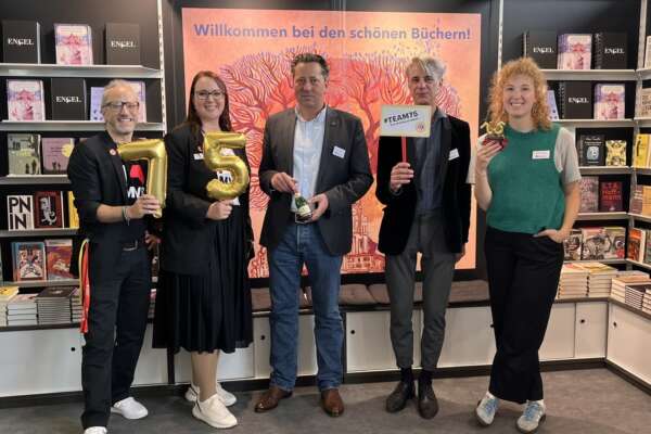 Markus und Katrin  im Rahmen der Team75-Tour zusammen mit dem Team der Büchergilde Gutenberg.