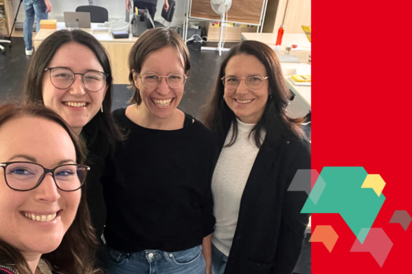 Katrin, Franziska, Berit und Kirsten nehmen am Workshop Kreativitätstechniken teil