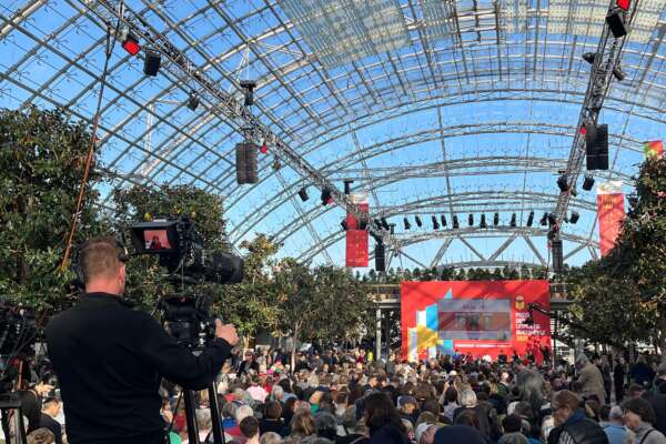 Publikum und Bühne des Preises der Leipziger Buchmesse